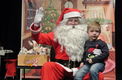 Rudi in praznične kremšnite + obisk Božička 23/12/17 <em>Foto: Manny</em>