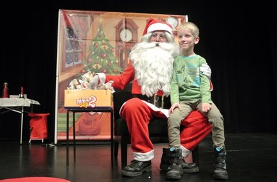 Rudi in praznične kremšnite + obisk Božička 23/12/17 <em>Foto: Manny</em>