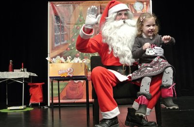 Rudi in praznične kremšnite + obisk Božička 23/12/17 <em>Foto: Manny</em>