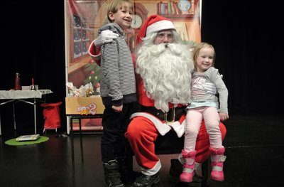 Rudi in praznične kremšnite + obisk Božička 23/12/17 <em>Foto: Manny</em>