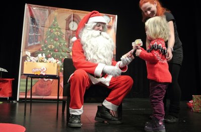 Rudi in praznične kremšnite + obisk Božička 23/12/17 <em>Foto: Manny</em>