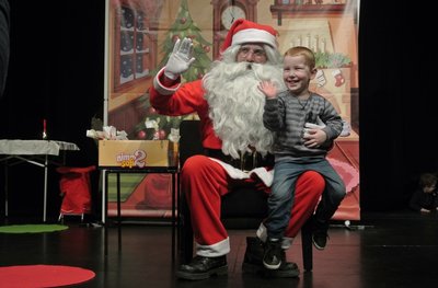 Rudi in praznične kremšnite + obisk Božička 23/12/17 <em>Foto: Manny</em>