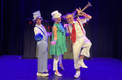 Cirkus Kolibris z obiskom Miklavža